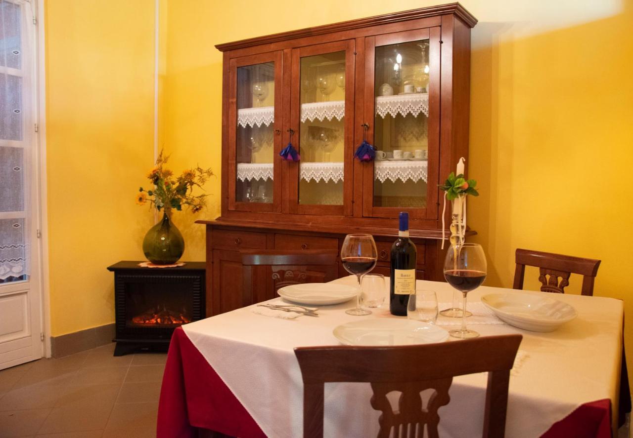 Villa Goccia Di Vino La Morra Exterior foto
