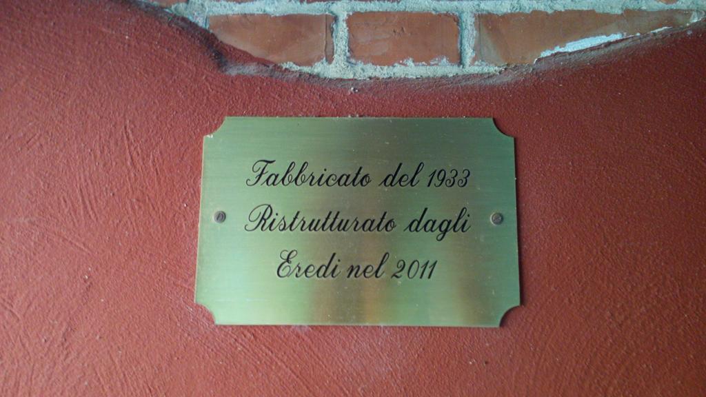 Villa Goccia Di Vino La Morra Exterior foto